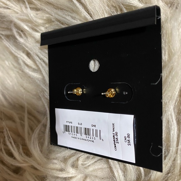 *NWT* COACH Horse 🐎 and Carriage Stud Earrings in Gold - Picture 6 of 11